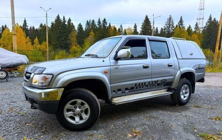 Toyota Hilux VI, 2003 год, 980 000 рублей, 2 фотография