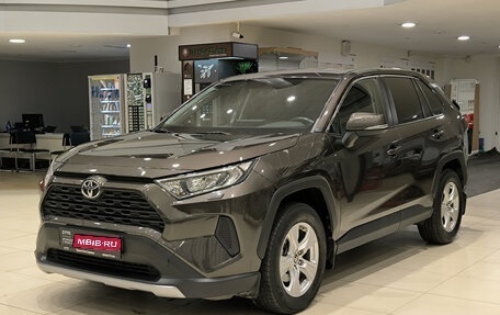 Toyota RAV4, 2021 год, 3 100 000 рублей, 1 фотография
