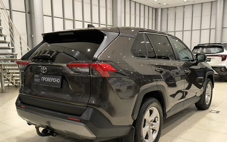 Toyota RAV4, 2021 год, 3 100 000 рублей, 6 фотография