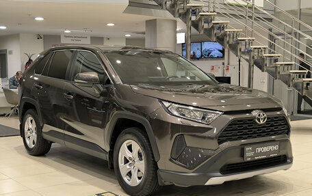 Toyota RAV4, 2021 год, 3 100 000 рублей, 3 фотография
