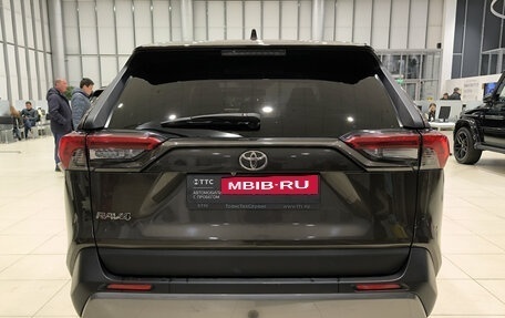 Toyota RAV4, 2021 год, 3 100 000 рублей, 7 фотография