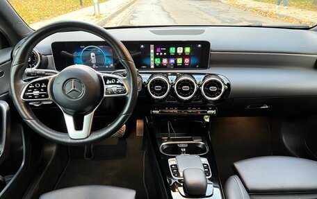 Mercedes-Benz A-Класс, 2019 год, 2 450 000 рублей, 12 фотография