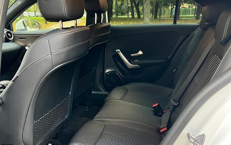 Mercedes-Benz A-Класс, 2019 год, 2 450 000 рублей, 10 фотография