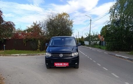 Volkswagen Multivan T5, 2011 год, 2 000 000 рублей, 2 фотография