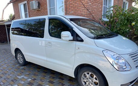 Hyundai Grand Starex Grand Starex I рестайлинг 2, 2011 год, 1 450 000 рублей, 1 фотография