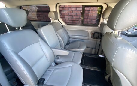 Hyundai Grand Starex Grand Starex I рестайлинг 2, 2011 год, 1 450 000 рублей, 15 фотография