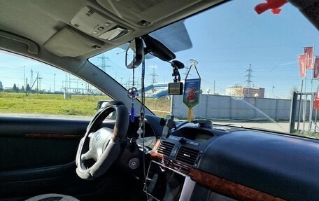 Toyota Avensis III рестайлинг, 2005 год, 850 000 рублей, 21 фотография