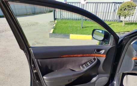 Toyota Avensis III рестайлинг, 2005 год, 850 000 рублей, 29 фотография
