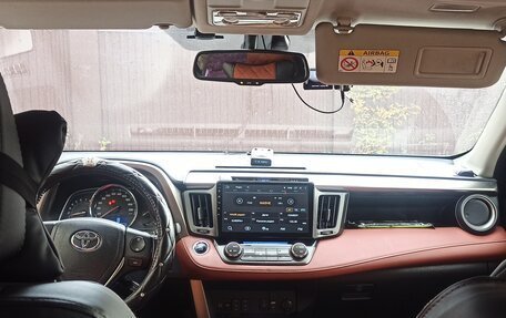 Toyota RAV4, 2013 год, 2 150 000 рублей, 14 фотография