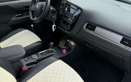 Mitsubishi Outlander III рестайлинг 3, 2014 год, 1 560 000 рублей, 11 фотография