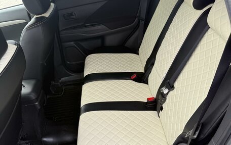 Mitsubishi Outlander III рестайлинг 3, 2014 год, 1 560 000 рублей, 13 фотография