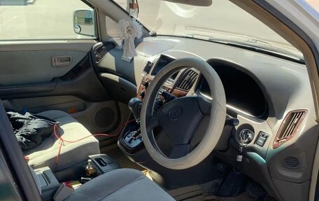 Toyota Harrier, 1998 год, 700 000 рублей, 6 фотография