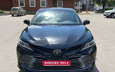 Toyota Camry, 2018 год, 2 450 000 рублей, 7 фотография