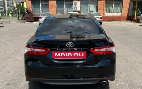 Toyota Camry, 2018 год, 2 450 000 рублей, 2 фотография