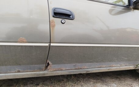 Daewoo Nexia I рестайлинг, 2001 год, 100 000 рублей, 4 фотография