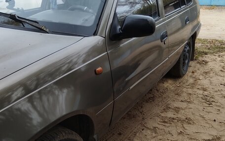 Daewoo Nexia I рестайлинг, 2001 год, 100 000 рублей, 3 фотография