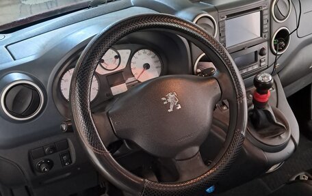 Peugeot Partner II рестайлинг 2, 2011 год, 700 000 рублей, 9 фотография