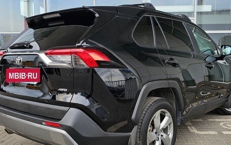 Toyota RAV4, 2021 год, 3 399 000 рублей, 2 фотография