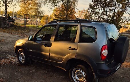 Chevrolet Niva I рестайлинг, 2017 год, 500 000 рублей, 2 фотография