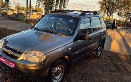 Chevrolet Niva I рестайлинг, 2017 год, 500 000 рублей, 3 фотография