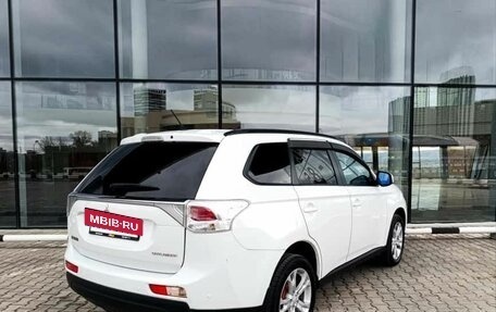 Mitsubishi Outlander III рестайлинг 3, 2012 год, 1 300 000 рублей, 5 фотография