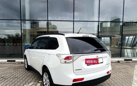 Mitsubishi Outlander III рестайлинг 3, 2012 год, 1 300 000 рублей, 7 фотография