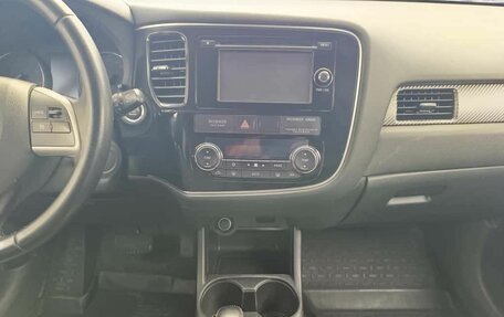 Mitsubishi Outlander III рестайлинг 3, 2012 год, 1 300 000 рублей, 15 фотография