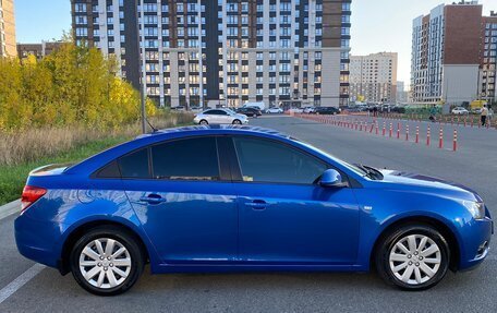 Chevrolet Cruze II, 2011 год, 895 000 рублей, 4 фотография