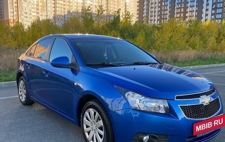 Chevrolet Cruze II, 2011 год, 895 000 рублей, 3 фотография