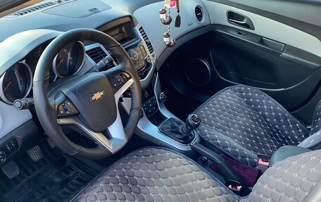 Chevrolet Cruze II, 2011 год, 895 000 рублей, 9 фотография