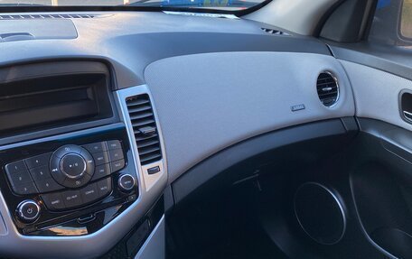 Chevrolet Cruze II, 2011 год, 895 000 рублей, 11 фотография