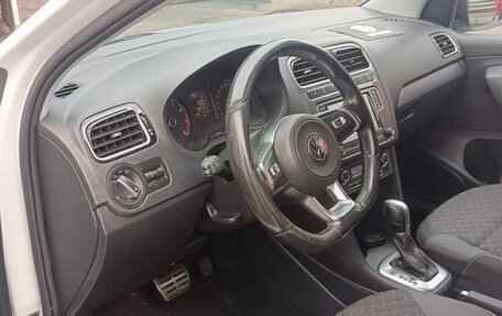 Volkswagen Polo VI (EU Market), 2018 год, 900 000 рублей, 5 фотография