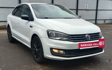 Volkswagen Polo VI (EU Market), 2018 год, 900 000 рублей, 2 фотография