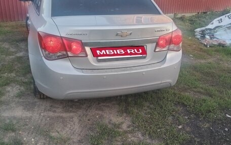 Chevrolet Cruze II, 2011 год, 660 000 рублей, 3 фотография