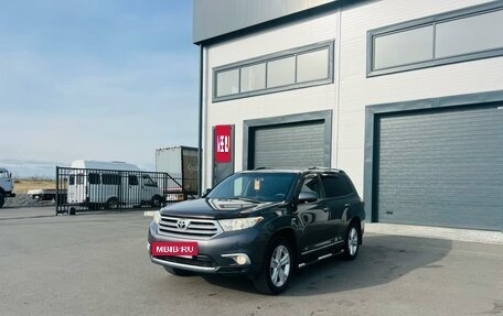 Toyota Highlander III, 2012 год, 2 329 000 рублей, 2 фотография