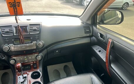 Toyota Highlander III, 2012 год, 2 329 000 рублей, 15 фотография