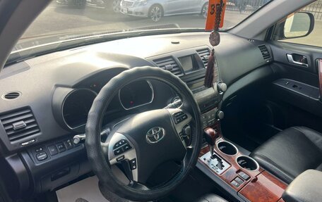 Toyota Highlander III, 2012 год, 2 329 000 рублей, 11 фотография