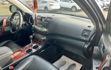 Toyota Highlander III, 2012 год, 2 329 000 рублей, 12 фотография