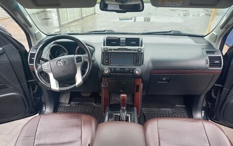 Toyota Land Cruiser Prado 150 рестайлинг 2, 2016 год, 3 500 000 рублей, 13 фотография