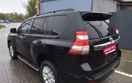 Toyota Land Cruiser Prado 150 рестайлинг 2, 2016 год, 3 500 000 рублей, 7 фотография
