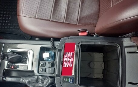 Toyota Land Cruiser Prado 150 рестайлинг 2, 2016 год, 3 500 000 рублей, 14 фотография
