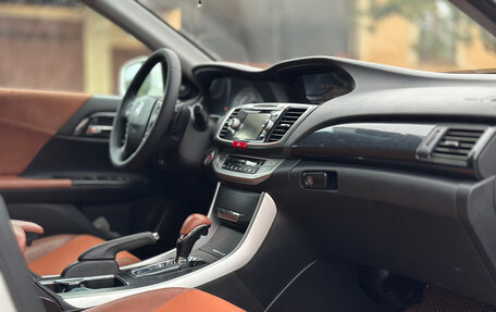 Honda Accord IX рестайлинг, 2013 год, 1 700 000 рублей, 13 фотография