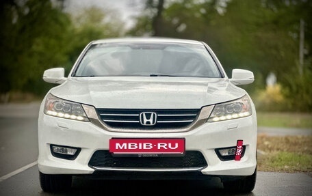Honda Accord IX рестайлинг, 2013 год, 1 700 000 рублей, 2 фотография