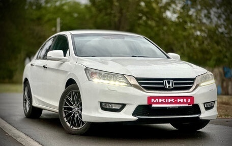 Honda Accord IX рестайлинг, 2013 год, 1 700 000 рублей, 23 фотография