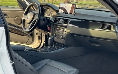 BMW 3 серия, 2010 год, 1 064 000 рублей, 10 фотография