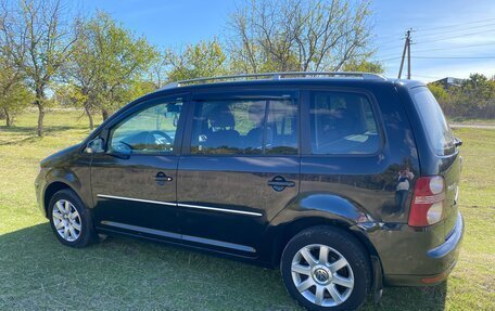 Volkswagen Touran III, 2007 год, 650 000 рублей, 2 фотография