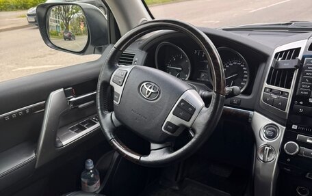 Toyota Land Cruiser 200, 2014 год, 4 599 000 рублей, 8 фотография