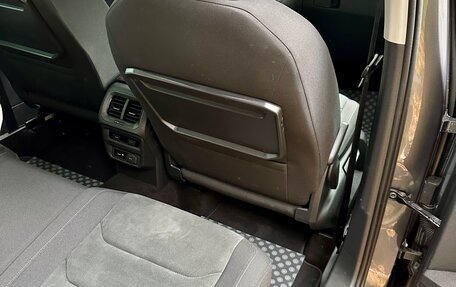 Volkswagen Tiguan II, 2019 год, 2 400 000 рублей, 17 фотография