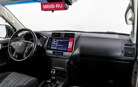 Toyota Land Cruiser Prado 150 рестайлинг 2, 2023 год, 6 199 000 рублей, 10 фотография