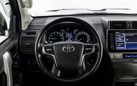 Toyota Land Cruiser Prado 150 рестайлинг 2, 2023 год, 6 199 000 рублей, 12 фотография